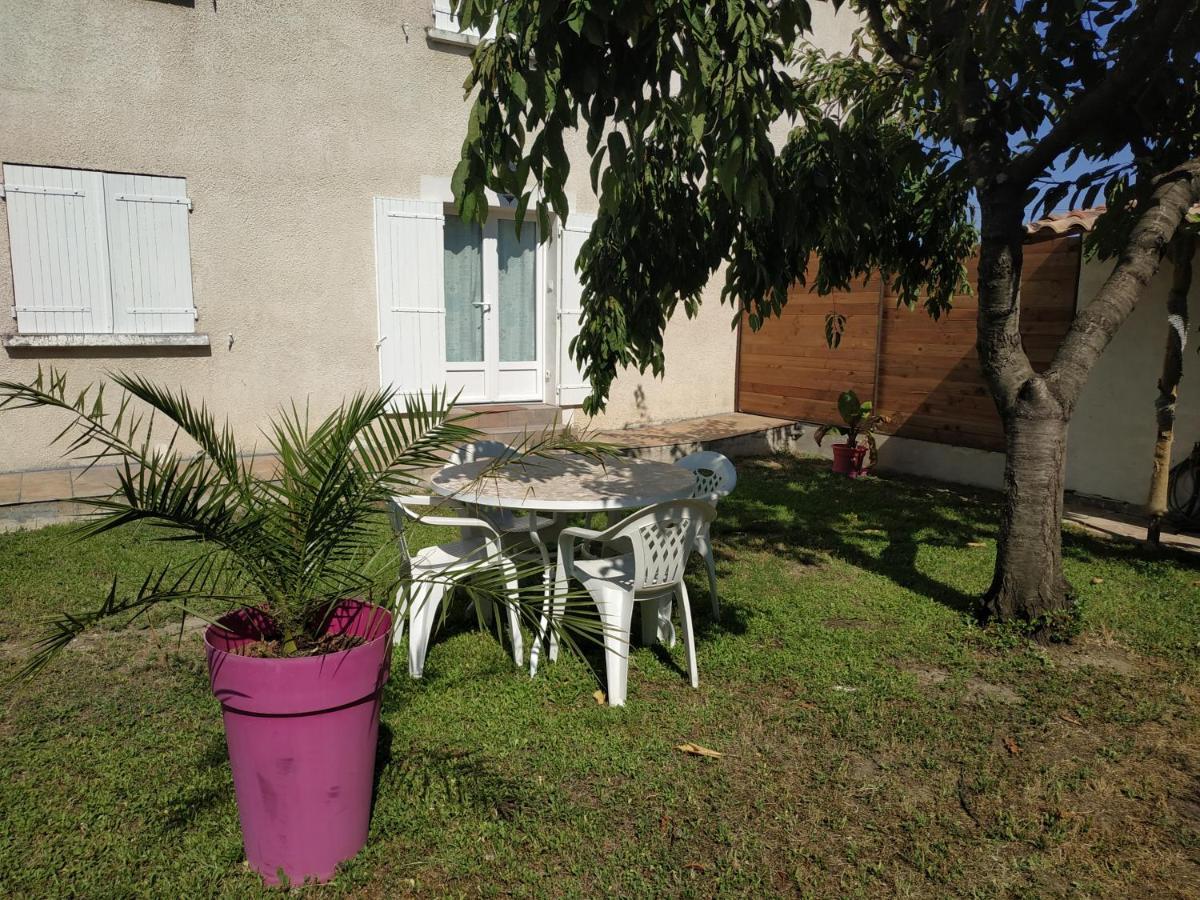 Appart 28M2 Avec Jardin Et Parking Prives, Chambre Separee Milhaud Екстер'єр фото